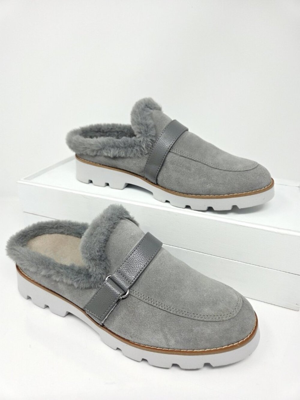 Vionic Shoes Women 8 Kailen Mules Gray Suede Shearling Lining Lug Sole Slides - Picture 1 of 9